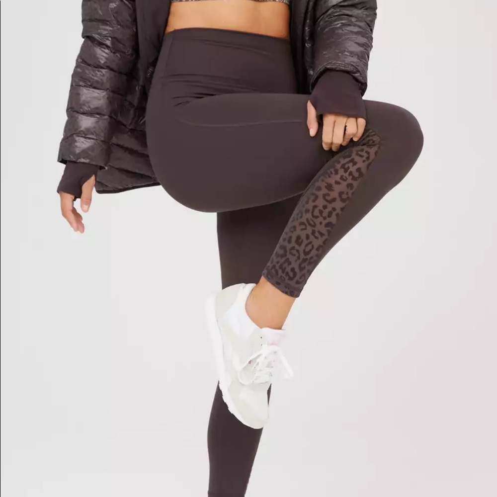 OFFLINE American Eagle Goals High Waisted Leopard Mesh Legging